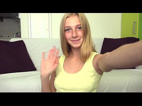 ❤️ Keď sa nudím, lenivo si masturbujem svoju ružovú kundičku ❤️❌ Jedinečné porno na nás ❌️❤