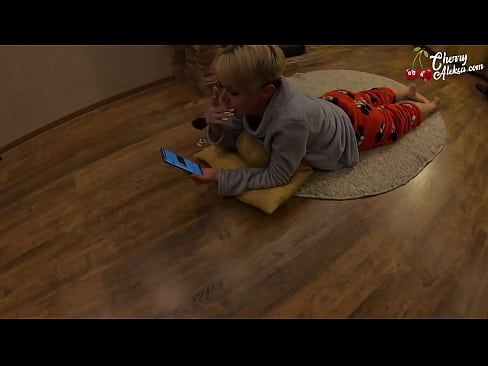 ❤️ Šialená blondínka fajčí obrovský penis a skáče na ňom - análny sex ❤️❌ Jedinečné porno na nás ❌️❤