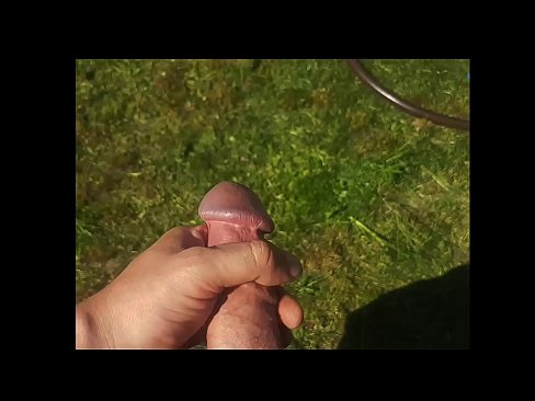 ❤️ Horúca kočka si nechá jebnúť ružovú kundičku a vystrieka sa so squirtom v letnej záhrade ❤️❌ Jedinečné porno na nás ❌️❤